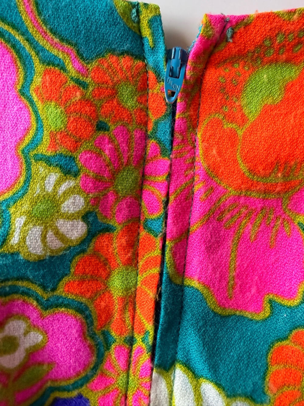 Kamehameha Vintage 70s Hawaiian Maxi Dress Vibrant Size 10 *RARE FIND* - Picture 9 of 14